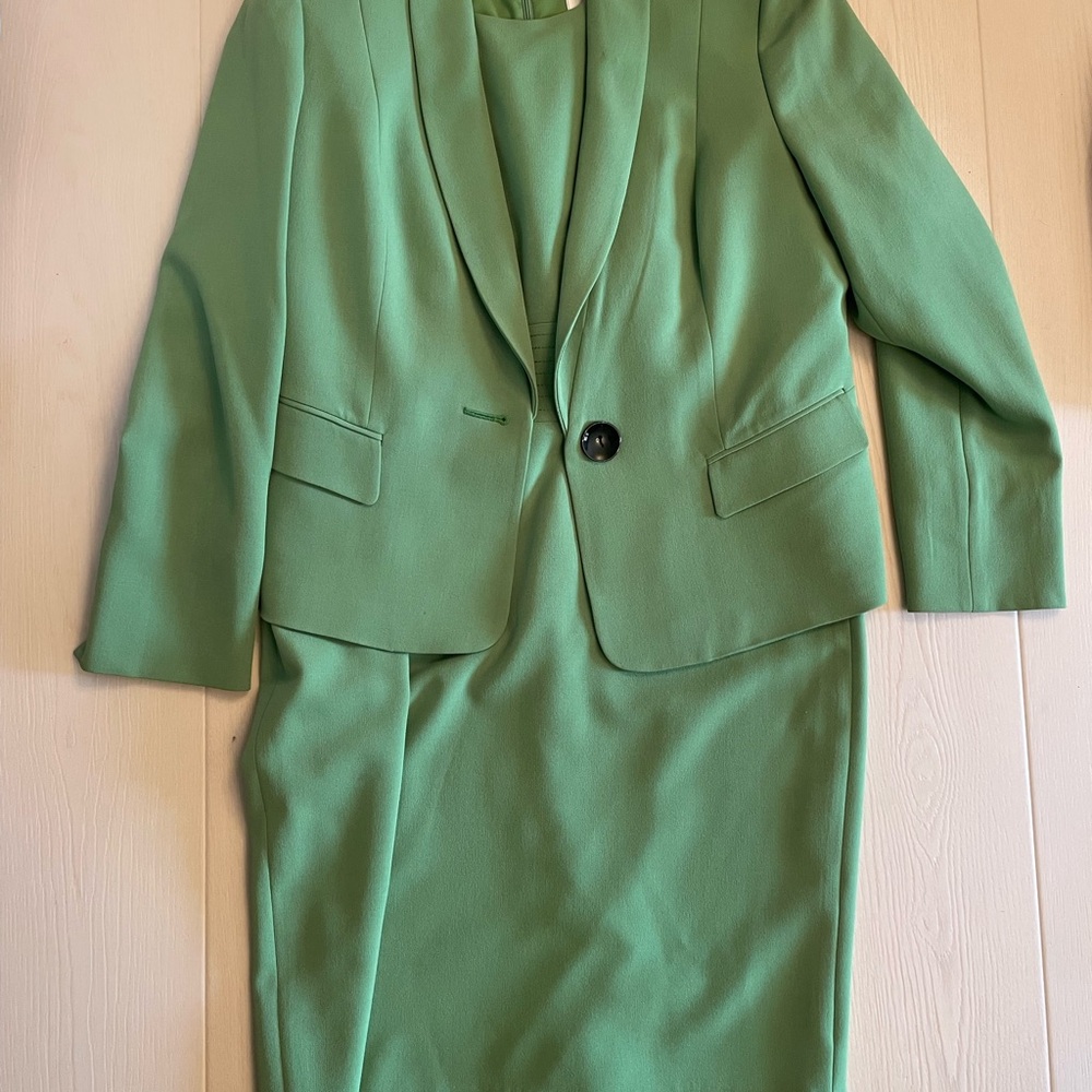 Jones Studio Green Blazer and Skirt Set
